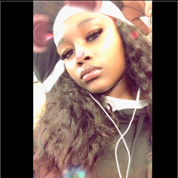 Meet your Posher, Dierra - Picture 1 of 1